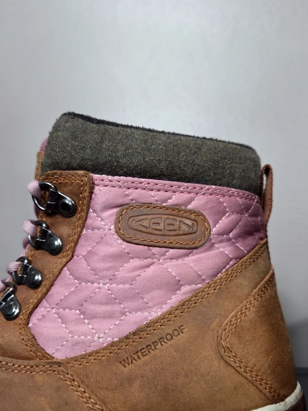 KEEN Elsa Leather Duck Boots Blush Pink Brown Waterproof Ankle Quilted Women's 9